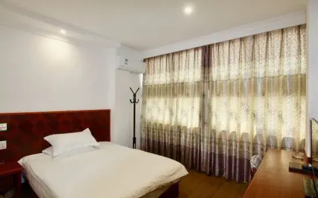 Haiyan Liangting Bridge Hotel