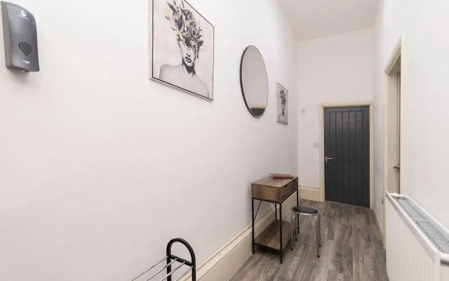 Tranquil Derby 2 Bedroom Apartment Retreat