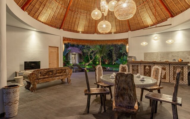 Brand New luxury 3BR Villa Ethnic Ubud 2