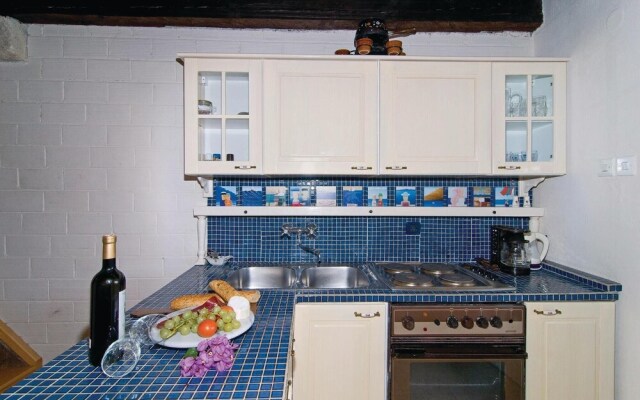 Beautiful Home in Tucepi With Jacuzzi, Wifi and 2 Bedrooms