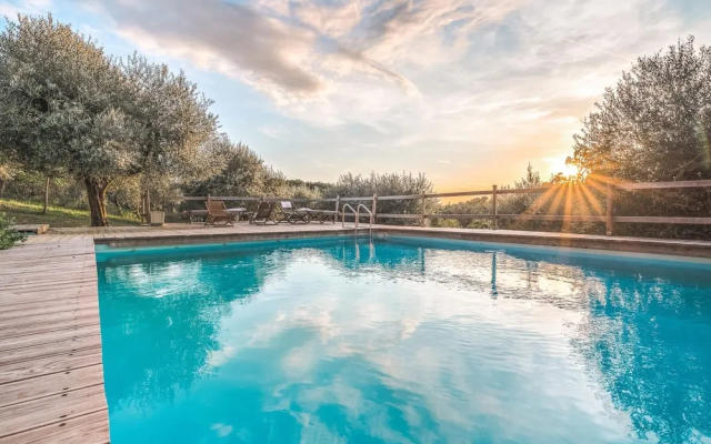 Farmhouse in Tuscany With Pool Near Montecastello