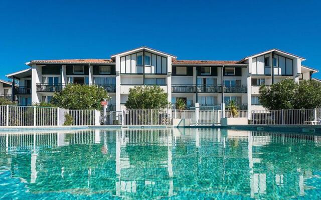 Studio cabine résidence 4 étoiles piscine tennis golf parking privé