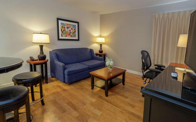 DoubleTree by Hilton Hotel Buffalo - Amherst