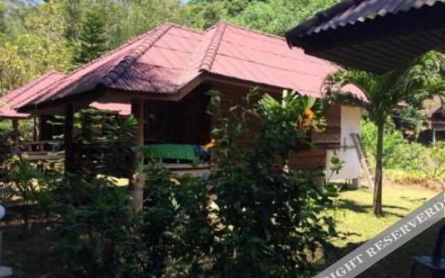 Namtok Bungalows