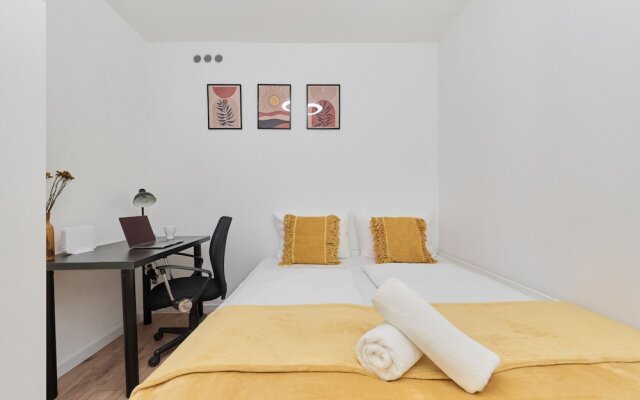 Stylish Wroclaw Apartment by Renters