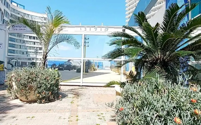 מלון דירות על הים בת ים 39