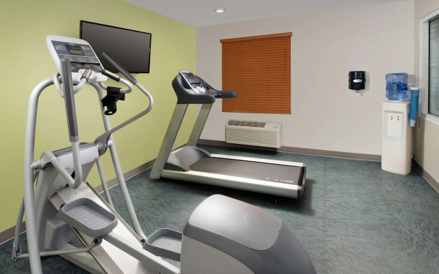 WoodSpring Suites Chicago Darien