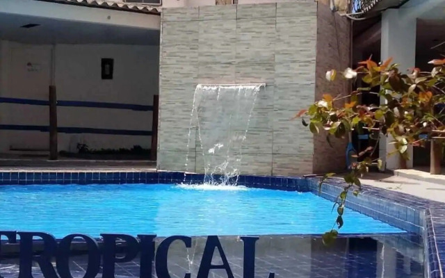 Tropical Hostel e Pousada