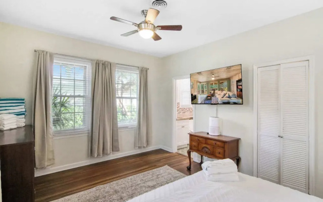 Sun, Shells and Seaspray w/ Lanai