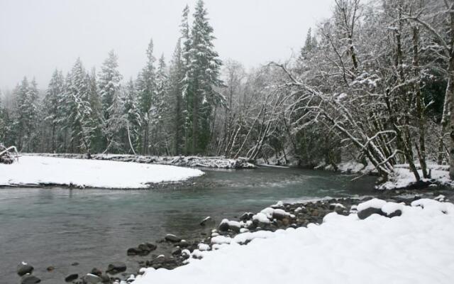 Alpine Adventure Lodge