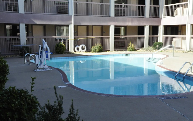 Motel 6 Little Rock, AR - Airport