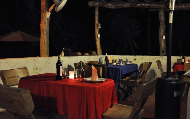 Jolie Jungle Eco Hotel