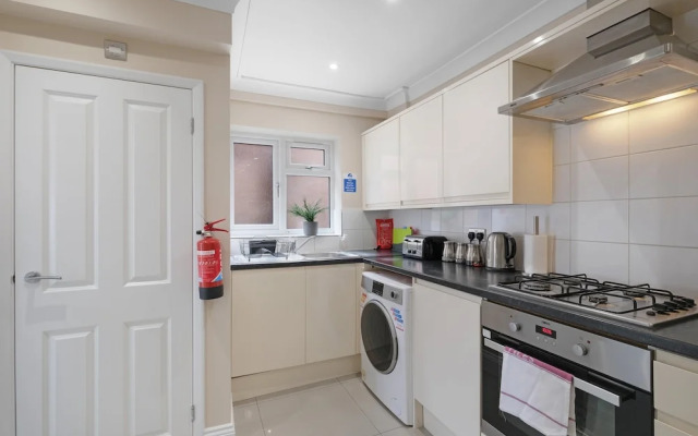 Stylish 4 Bedroom Home in Brightside Ave