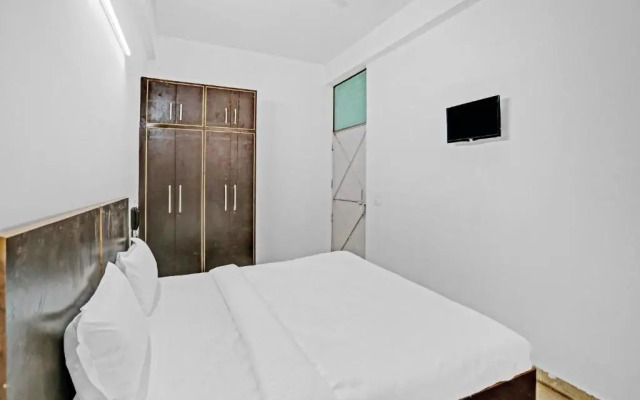 Flagship 84856 Hotel Krishna Stays