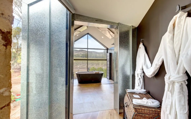Old Chaff Mill Retreat - - luxury vineyard accommodation