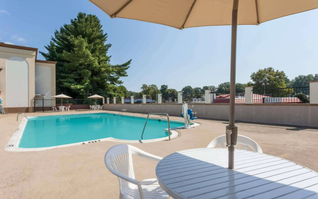 Red Roof Inn Warrenton