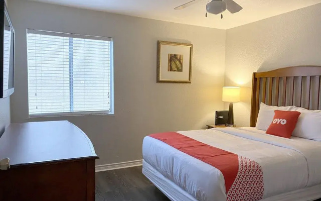 OYO Apartments at Bella Vista