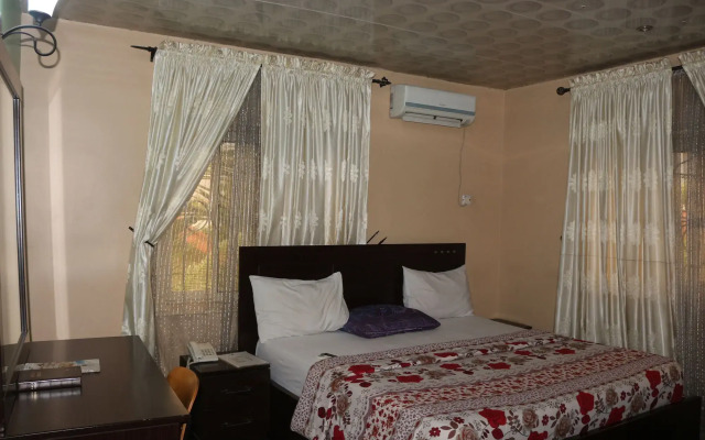 Albert Suites