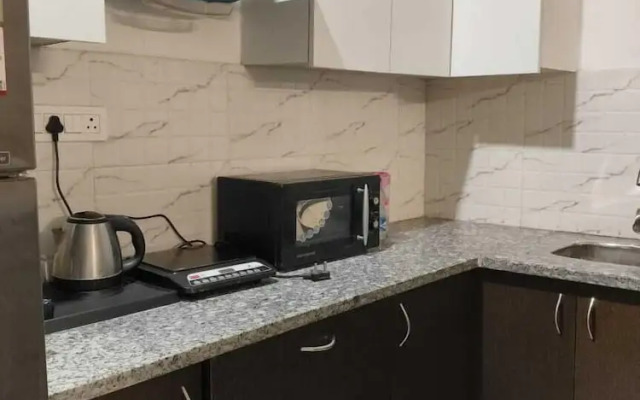 Lime Tree Hotel Golf Course Road Sec-43