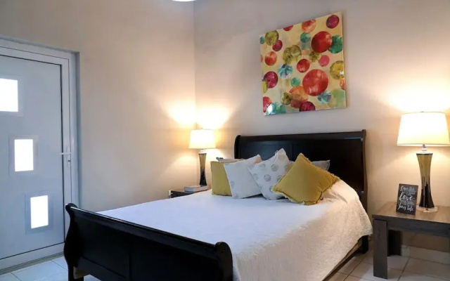 Large Villa-pool-6 Room-sleeps 14-nearby Marriott