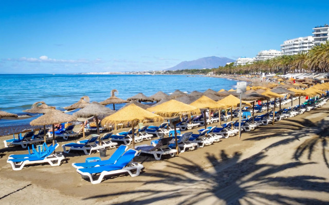 Ceibo Centro Plaza Banús Suite Apartment