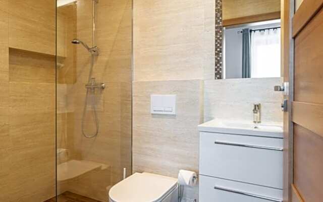 Happy Hostel & Apartments