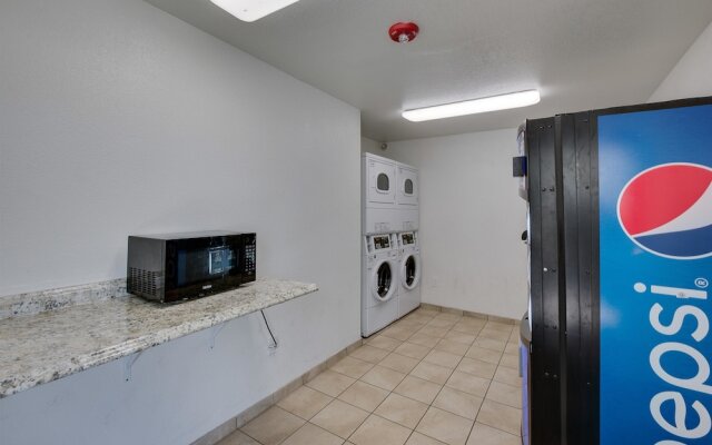 Motel 6 Columbia West