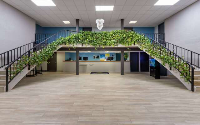 Days Inn & Suites by Wyndham Fort Pierce Midtown