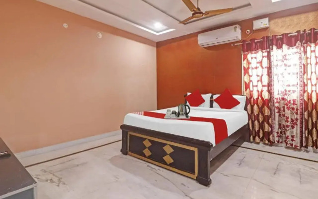 OYO Royal Stay Near Mantra Mall