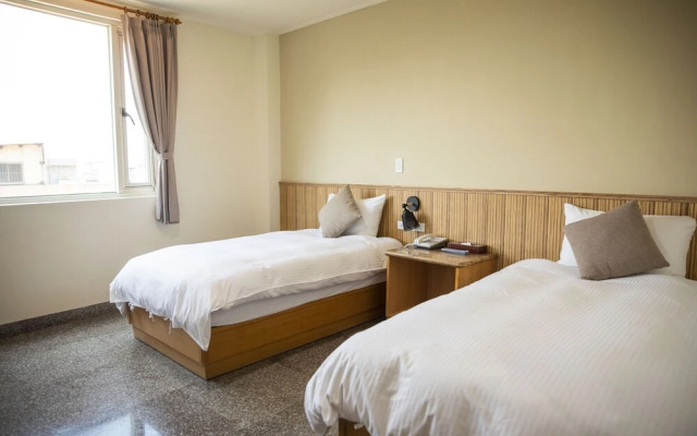 Holiday Hotel