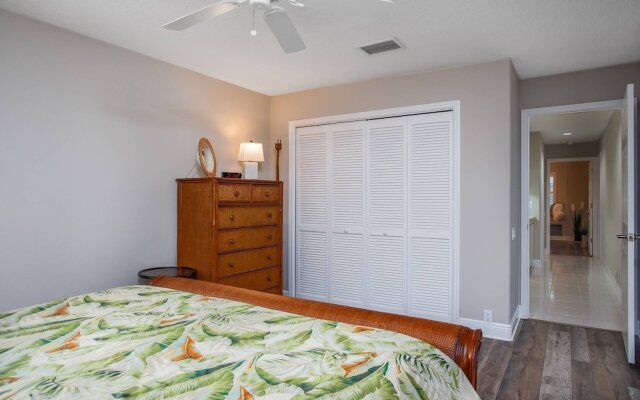 Nokomis Pool Home on the Canal