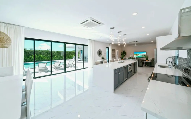 Sun Lux Villas