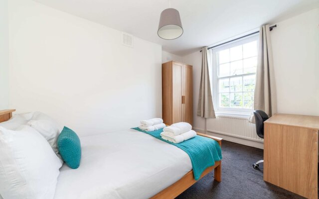 Period Victorian Abode In Idyllic Kings Cross