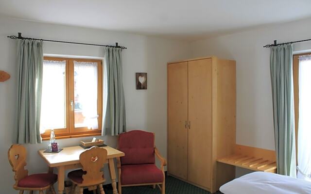 Frühstückspension Gästehaus Zum weissen Rössl
