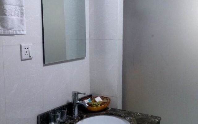 Wuhan Yanlong Business Hotel