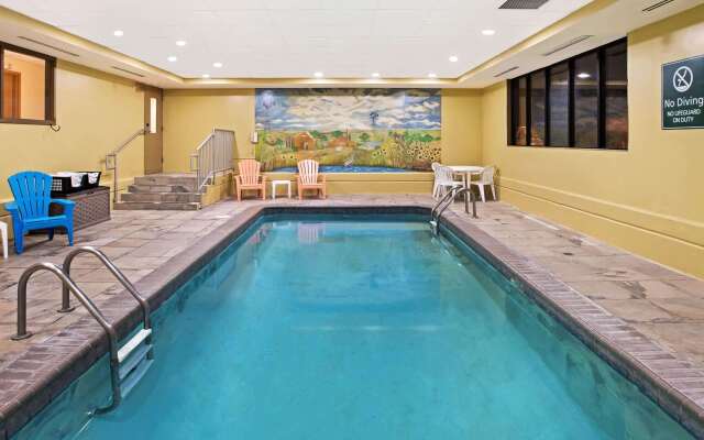 La Quinta Inn & Suites by Wyndham Salina