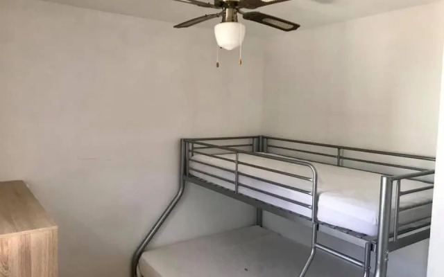 Charmante maisonnette avec piscine communautaire, idéale vacances familiales