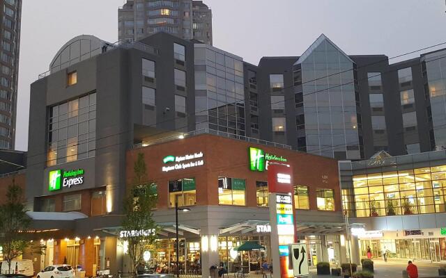 Holiday Inn Express Vancouver-Metrotown (Burnaby), an IHG Hotel