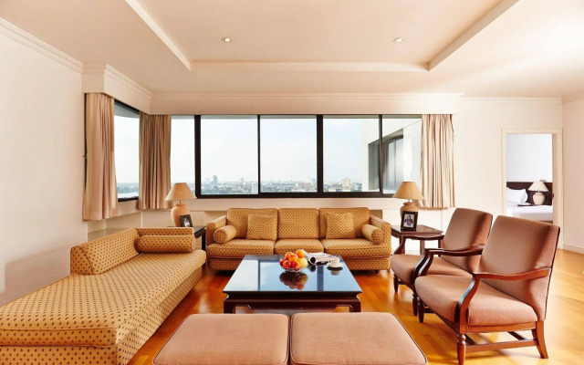 Riverine Place Hotel and Residence
