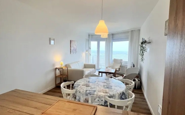 Apartment in Middelkerke With Sea View
