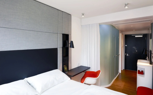 citizenM London Victoria Station