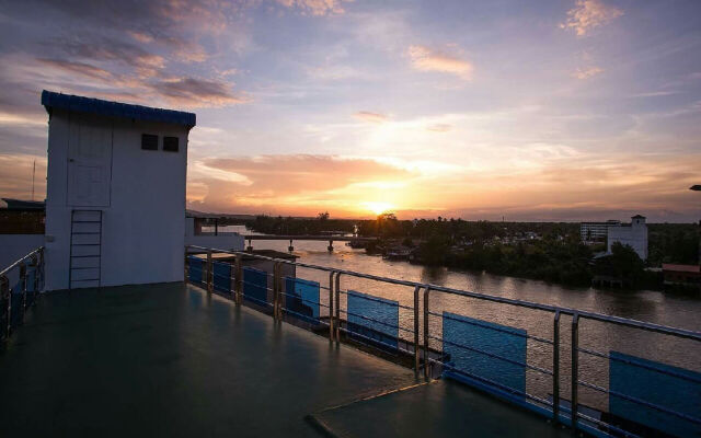 The Port Hostel By Suwatchai
