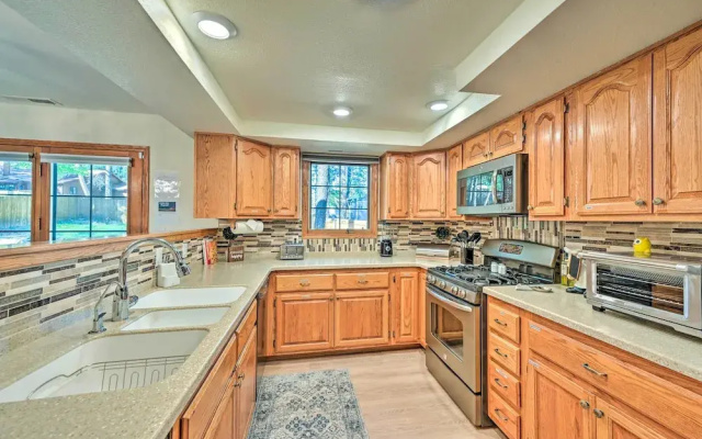 Spacious Flagstaff Home w/ Hot Tub & Grill!