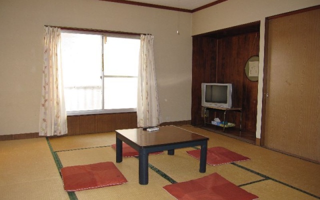 Awajishima Eight Minshuku – Guest Rooms – Sumoto