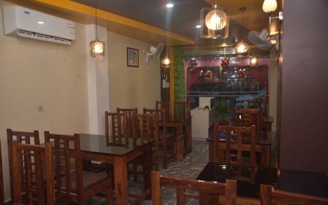 Hotel Maa International