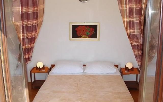 Damir - on the sea Side - A2