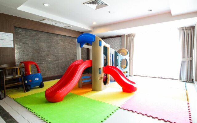 Convenient Grand Hotel (SHA Extra Plus)