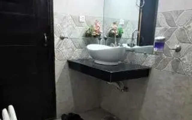 26 Number Bus Stop Guest House