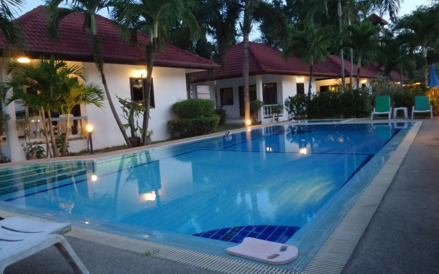 Smile House & Pool