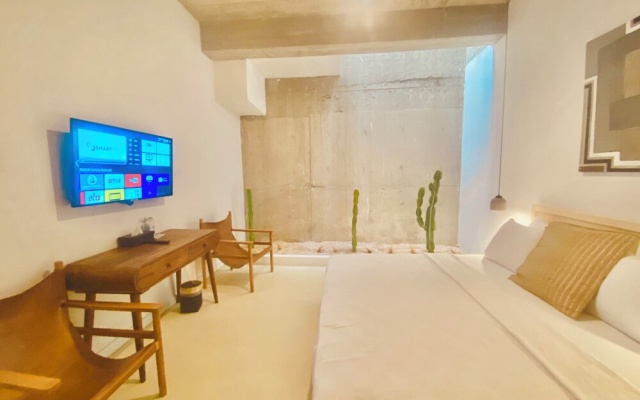No.908 Sunset Hotel